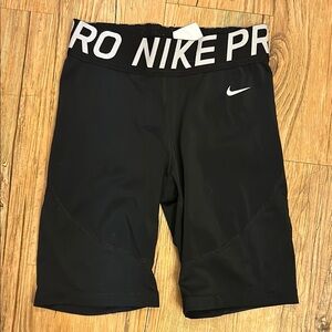 Nike Women’s Shorts Black Size Small